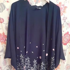 H&M Divided black and floral kimono L